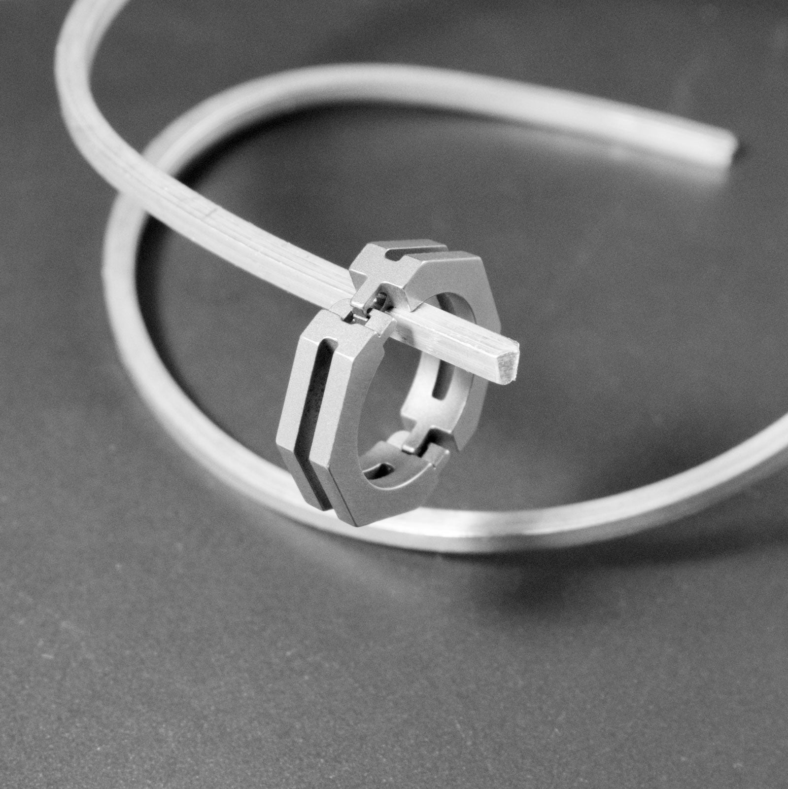 This is the Aegis ring. A modular ring with 2 interchangeable halves, which can be easily and securely swapped at will.